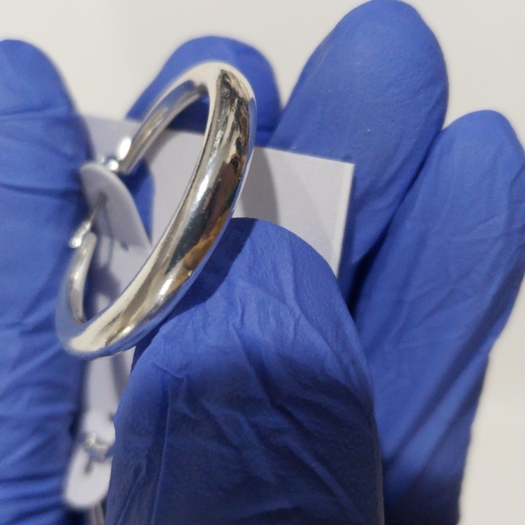 Lori's Gifts Stylish Elegant Silver tone Hoop Earrings - Women's Fashion Jewelry - Picture 7 of 9